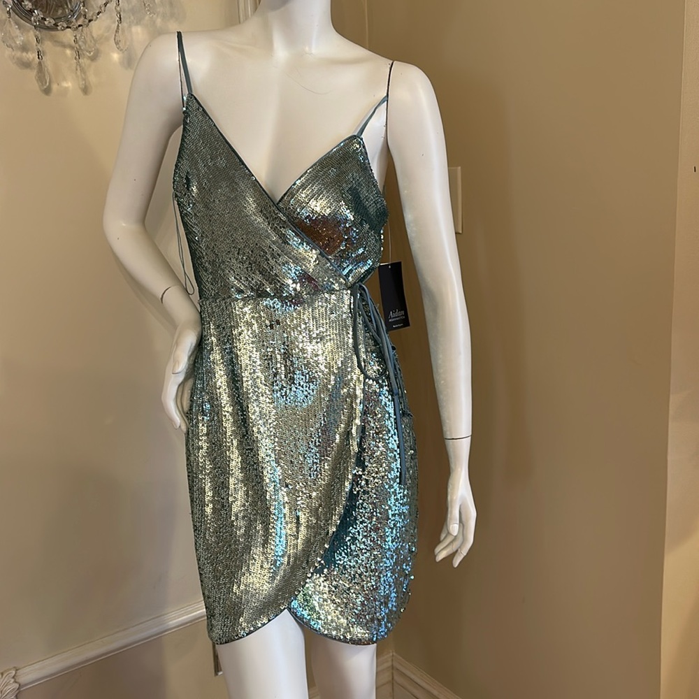 Aidan By Aidan Mattox
Spaghetti-Strap Sequin Wrap Cocktail Dress Size 8